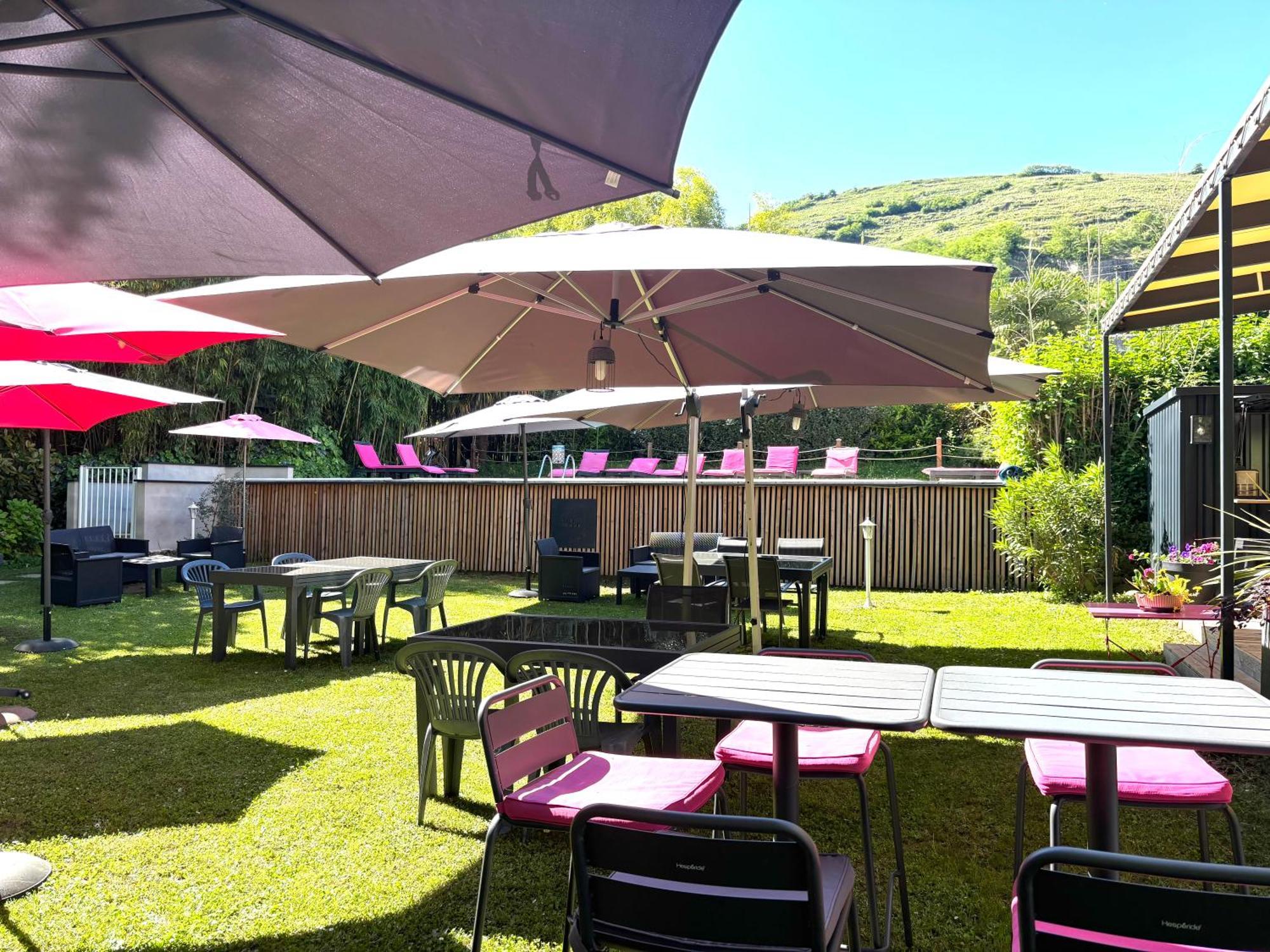 Hotel Restaurant La Desirade Saint-Désirat Exteriör bild