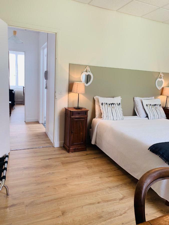 Hotel Restaurant La Desirade Saint-Désirat Exteriör bild